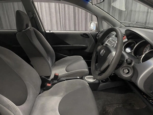 Хетчбэк Honda Fit 2004 года, 399000 рублей, Красноярск