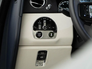 Внедорожник Rolls-Royce Cullinan 2019 года, 33000077 рублей, Москва