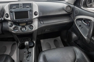 Внедорожник Toyota RAV4 2011 года, 1799000 рублей, Барнаул