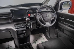 Минивэн Honda Stepwgn Spada 2019 года, 2599000 рублей, Томск