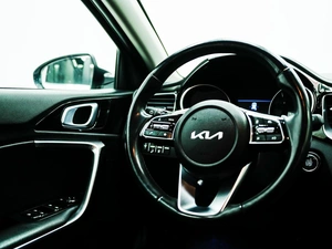 Универсал Kia Ceed 2021 года, 1899000 рублей, Красноярск
