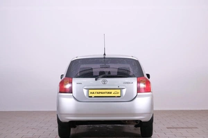 Хетчбэк Toyota Corolla 2002 года, 599000 рублей, Омск