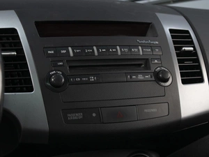 Внедорожник Mitsubishi Outlander 2008 года, 1350000 рублей, Омск