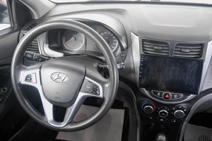 Седан Hyundai Solaris 2011 года, 749000 рублей, Кемерово