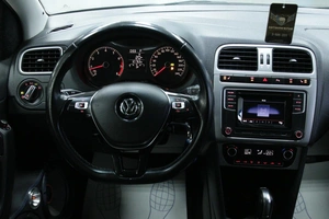 Седан Volkswagen Polo 2016 года, 948000 рублей, Солонцы