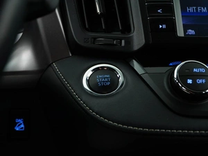 Внедорожник Toyota RAV4 2019 года, 2887077 рублей, Москва