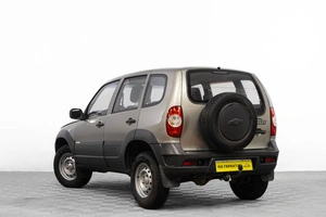 Внедорожник Chevrolet Niva 2015 года, 689000 рублей, Барнаул