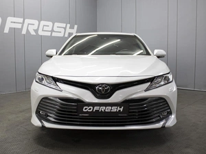 Седан Toyota Camry 2019 года, 3350000 рублей, Омск