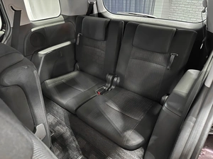 Минивэн Toyota Isis 2012 года, 1297000 рублей, Красноярск