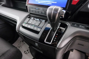 Минивэн Honda Stepwgn Spada 2019 года, 2499000 рублей, Красноярск