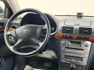 Универсал Toyota Avensis 2006 года, 759000 рублей, Красноярск