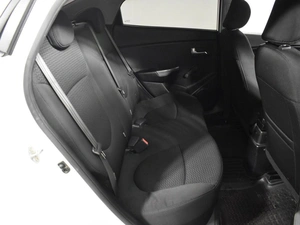 Седан Kia Rio 2016 года, 867100 рублей, Казань