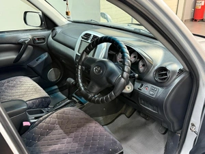 Внедорожник Toyota RAV4 2004 года, 827000 рублей, Красноярск