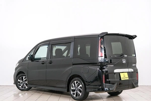 Минивэн Honda Stepwgn Spada 2019 года, 2499000 рублей, Красноярск