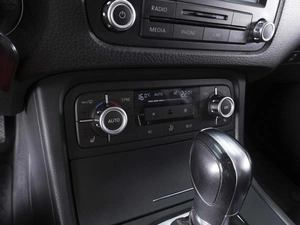 Внедорожник Volkswagen Touareg 2012 года, 2000000 рублей, Ростов-на-Дону