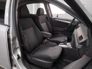 Седан Opel Astra 2010 года, 699000 рублей, Воронеж