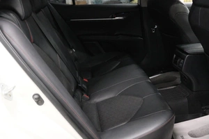 Седан Toyota Camry 2021 года, 2799000 рублей, Омск