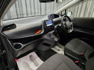 Минивэн Toyota Sienta 2020 года, 1370000 рублей, Красноярск