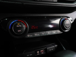 Седан Kia Cerato 2019 года, 1974000 рублей, Воронеж