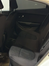 Седан Kia Rio 2013 года, 997000 рублей, Красноярск