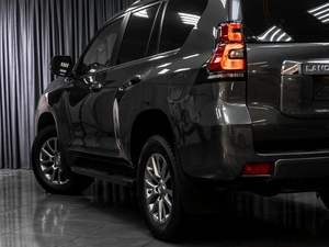 Внедорожник Toyota Land Cruiser Prado 2017 года, 3777000 рублей, Тюмень