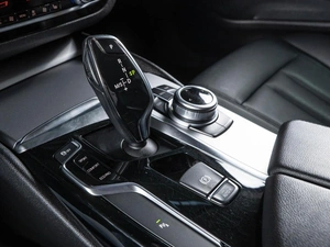 Седан BMW 5 серия 2018 года, 3000000 рублей, Волгоград