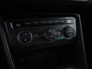 Внедорожник Volkswagen Tiguan 2018 года, 2449000 рублей, Волгоград