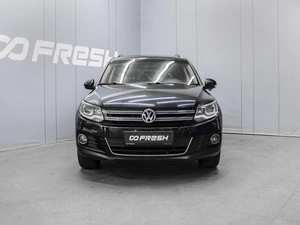 Внедорожник Volkswagen Tiguan 2011 года, 1390000 рублей, Омск