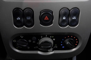 Хетчбэк Renault Sandero 2011 года, 479000 рублей, Кемерово