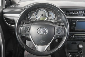 Седан Toyota Corolla 2013 года, 1449000 рублей, Кемерово