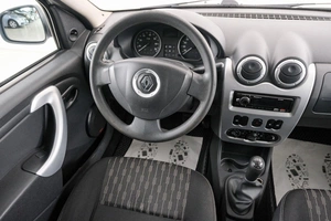 Седан Renault Logan 2013 года, 529000 рублей, Красноярск