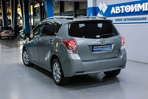 Минивэн Toyota Verso 2010 года, 1008000 рублей, Солонцы