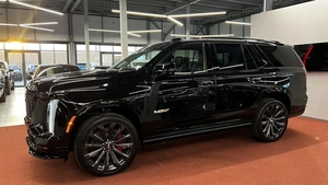 Внедорожник Cadillac Escalade-V 2026 года, 27500000 рублей, Павловская Слобода