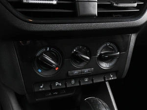 Лифтбек Volkswagen Polo 2021 года, 1419000 рублей, Аксай