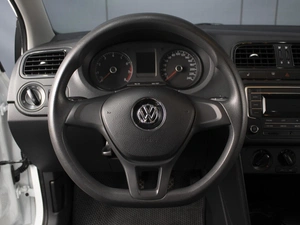 Седан Volkswagen Polo 2018 года, 1140000 рублей, Омск