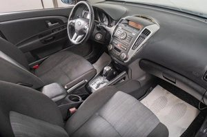 Хетчбэк Kia Ceed 2011 года, 849000 рублей, Томск