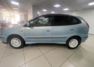 Минивэн Nissan Tino 2002 года, 369000 рублей, Ачинск