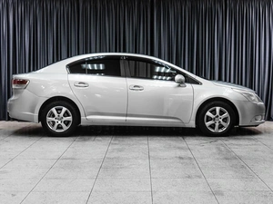 Седан Toyota Avensis 2009 года, 919000 рублей, Тюмень