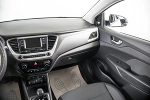 Седан Hyundai Solaris 2017 года, 989000 рублей, Пермь