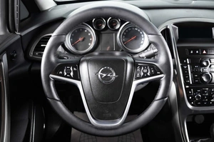 Хетчбэк Opel Astra 2011 года, 709000 рублей, Пермь