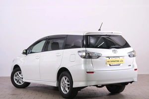 Минивэн Toyota Wish 2017 года, 1819000 рублей, Омск