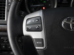 Внедорожник Toyota Land Cruiser 2013 года, 3900000 рублей, Омск