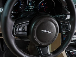 Седан Jaguar XF 2016 года, 1999999 рублей, Воронеж