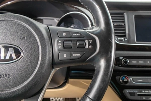 Минивэн Kia Carnival 2018 года, 2699000 рублей, Барнаул