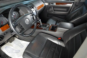 Внедорожник Volkswagen Touareg 2008 года, 1219000 рублей, Тюмень