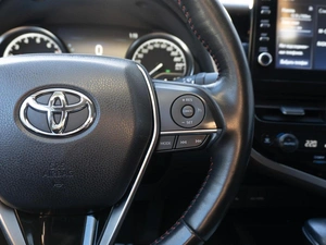 Седан Toyota Camry 2021 года, 3199000 рублей, Санкт-Петербург