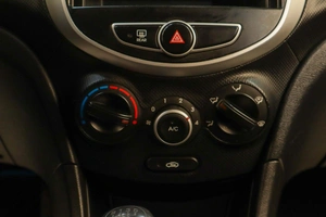 Хетчбэк Hyundai Solaris 2013 года, 639000 рублей, Челябинск