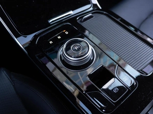 Седан Kia K5 2025 года, 3299000 рублей, Саратов