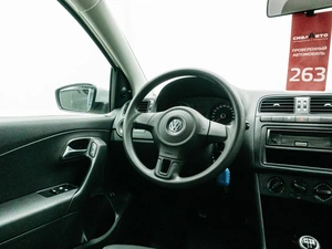 Седан Volkswagen Polo 2010 года, 760000 рублей, Красноярск
