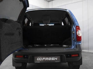 Внедорожник Chevrolet Niva 2017 года, 720000 рублей, Омск